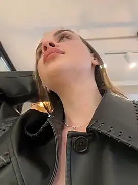 KristiRich Adlı Modelin Canlı XXX Sohbeti