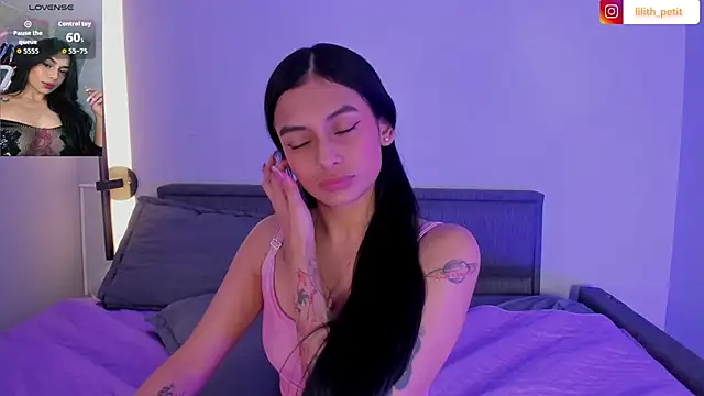 lilith_petit_ Adlı Modelin Canlı XXX Sohbeti