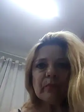 Онлайн чат XXX karlaanqui1