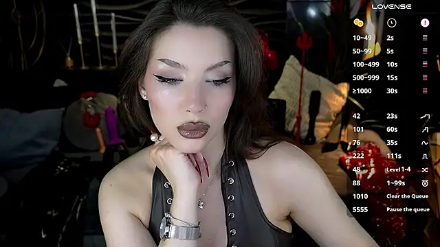 Chat +18 de MistressDarsy ao vivo