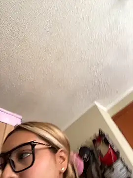 Živý XXX chat Miabonnett_