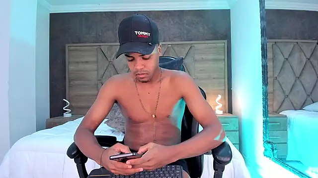 Chat XXX en directo de TaylorClay_