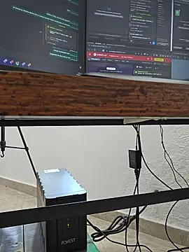Milu_Luthor webkamerás műsora