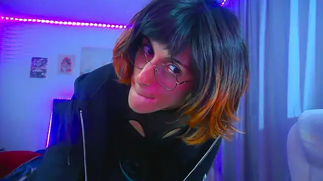 Pokazy przed kamerką – goth_minerva