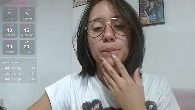 LunaaMorenaのライブXXXチャット