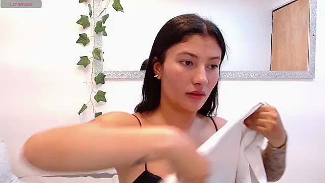 XXX chat uživo modela louis_k