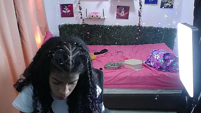 thianahorny's Webcam Show
