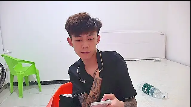 paofu-001's Live XXX Chat