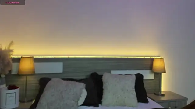 แชท XXX สดของ ZarahFoxx