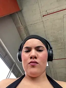 Valenhill@xh Webcam show