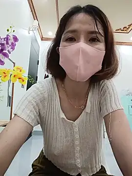 Emma_Linh Show in webcam