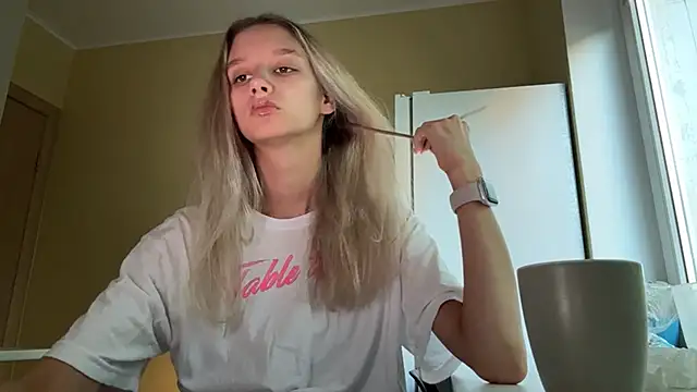 Tiffany_Blom Adlı Modelin Canlı XXX Sohbeti