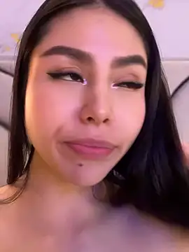 Helena_Whaite Adlı Modelin Canlı XXX Sohbeti