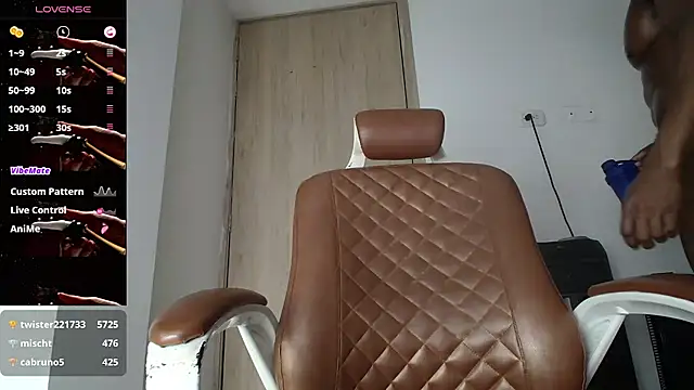 XXX chat uživo modela thomsom23