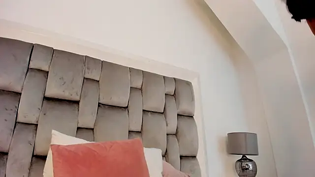 atenea_lux Adlı Modelin Canlı XXX Sohbeti
