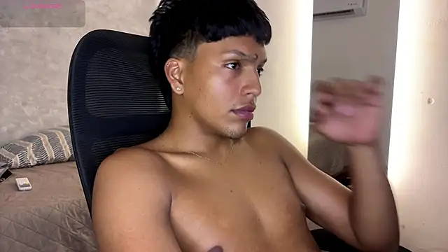 Brad_bonnet_ élő XXX-chatje