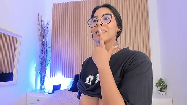 Chatroom XXX en direct de GenesisRuiz