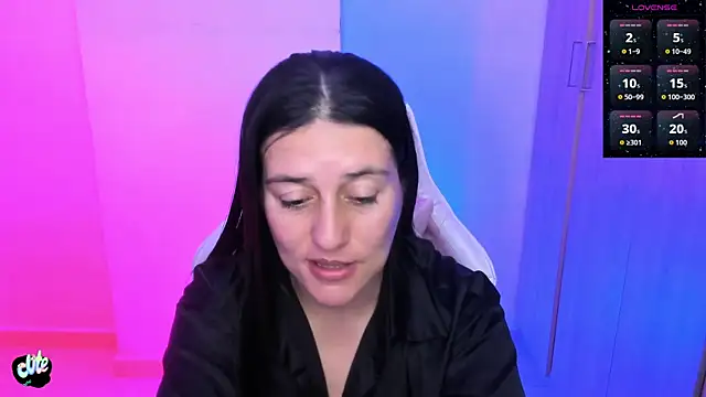 Saskyaa's Live XXX Chat