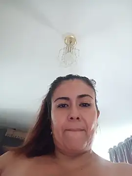 karlamilfesco Chat XXX in diretta