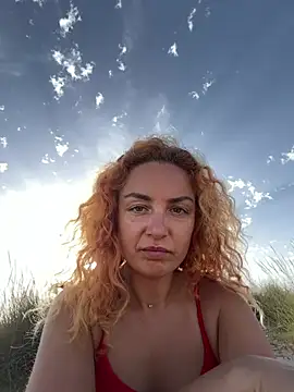 Reddgiirl Adlı Modelin Canlı XXX Sohbeti