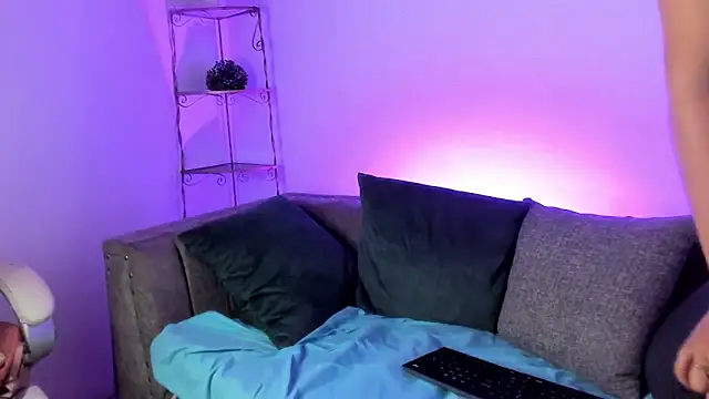 AnnyRosse_699 Adlı Modelin Canlı XXX Sohbeti