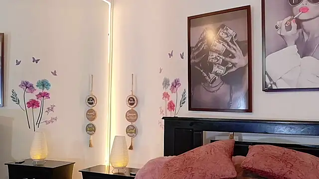 loretahorny 现场XXX聊天