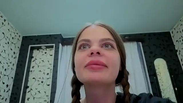 Chat +18 de xAlisontiny ao vivo