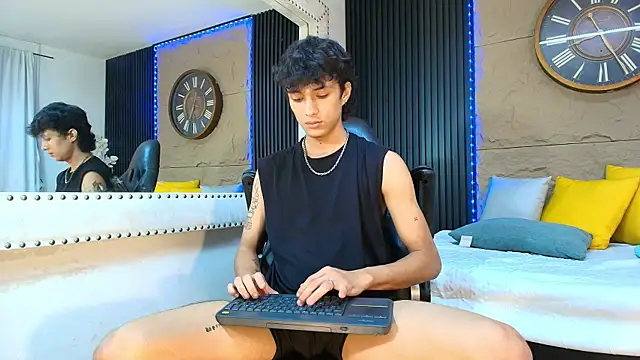Lean_Portman Live XXX-Chat