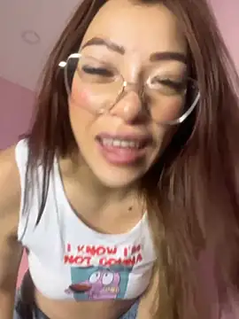 DAKOTA_SAKURA Adlı Modelin Canlı XXX Sohbeti