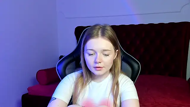 ElinaVale's Live XXX Chat