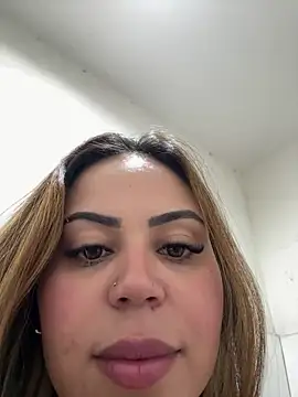 lariic Adlı Modelin Canlı XXX Sohbeti