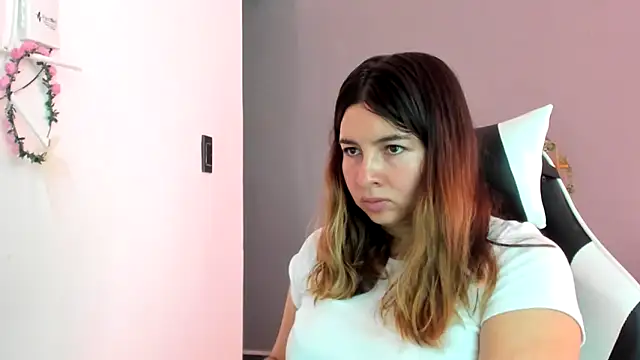 Czat XXX na żywo – __Emma__11__Lecat_