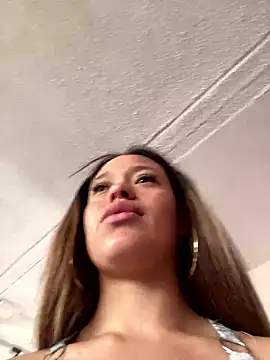 Diosa_Pinkk Adlı Modelin Canlı XXX Sohbeti