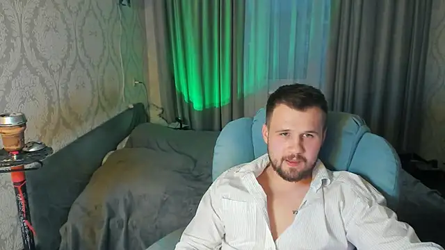 Vladik_b 网络视讯表演