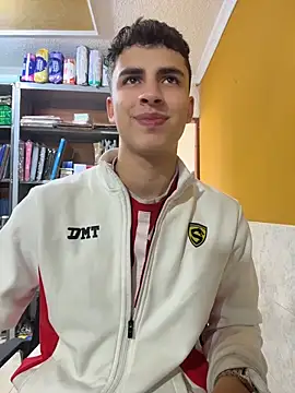 AdrianRinaldi 现场XXX聊天