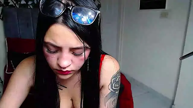 Chat +18 de Violettasquirt ao vivo