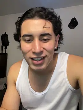 Maximuz1920 Show in webcam