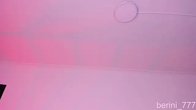 AmberiniHoffman's Live XXX Chat