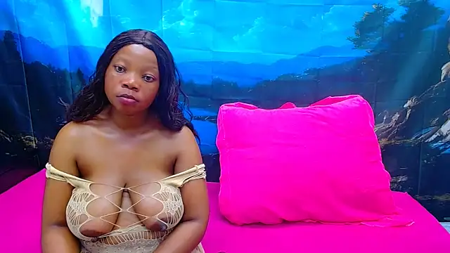 GoldenLuxeLady Show in webcam