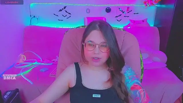 Chat +18 de Lolisuccub ao vivo