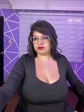 MiiaaJoness Cameră chat live