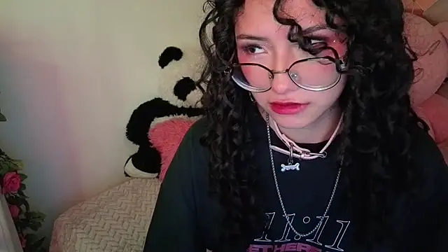 ShySheep_'s Live XXX Chat
