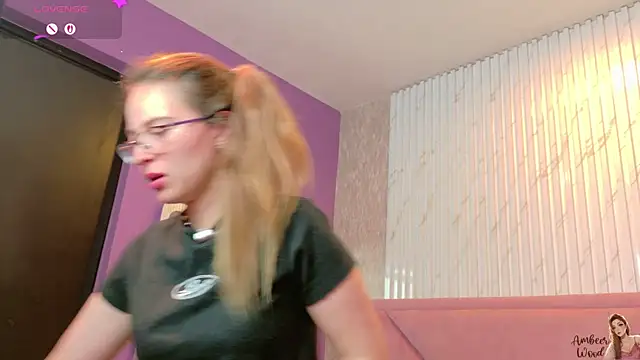 AmbeerWood_ élő XXX-chatje