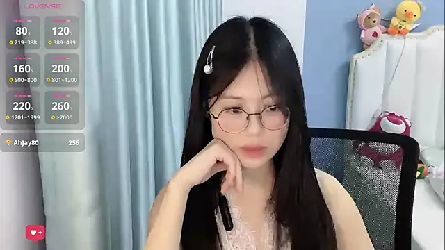 Luna-666 网络视讯表演