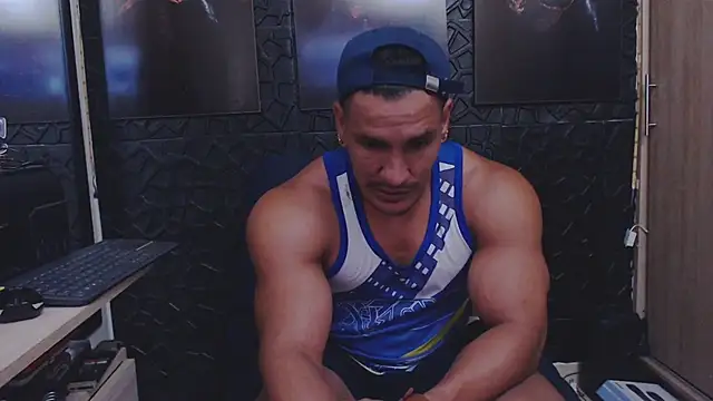 viktor_herrera Adlı Modelin Canlı XXX Sohbeti