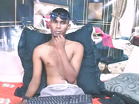 Show modela IndianThuggin na web-kameri