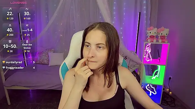 Chat +18 de KiraDuvall ao vivo