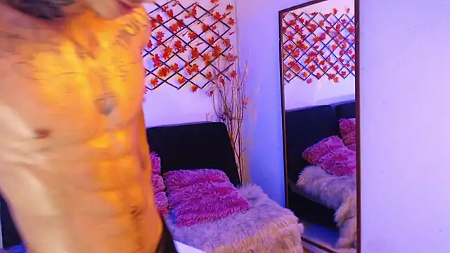 IanWest_ Show Webcam
