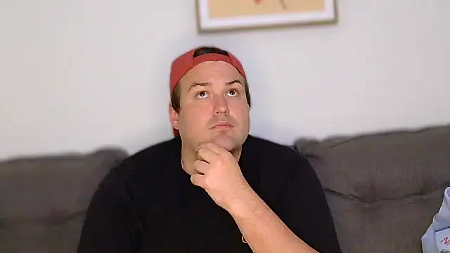 ChubbyGayBigFeet: διαδικτυακό σόου στην κάμερα