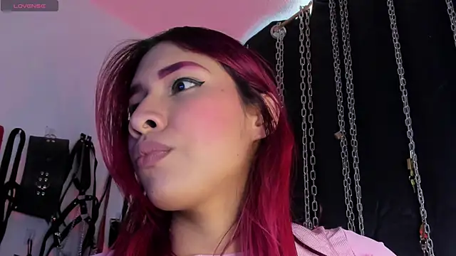 charrlotte_quinn's Live XXX Chat
